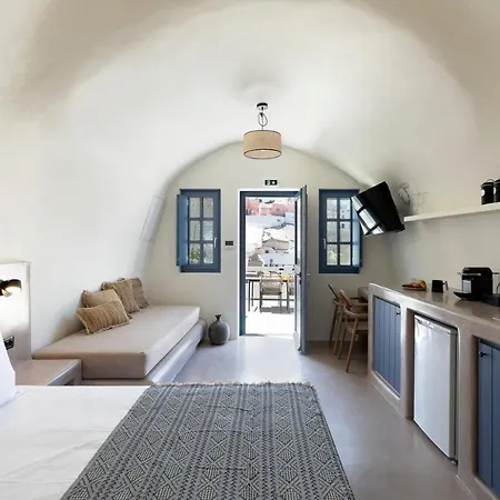 Acave Santorini Suites